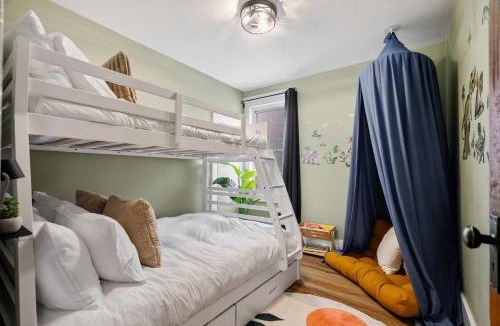 Drumheller House | Fossil Flats 3BR Designer Home in Centre of Town