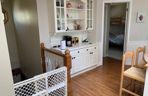 Frontenac Cottage | Four Season Retreat! Spacious 3-bedroom cottage on Desert Lake with WiFi, AC