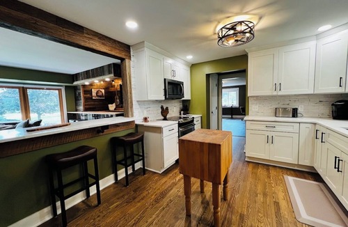 Peninsula House | Freshly remodeled 3,100 sq ft home big enough for two families. Pet Friendly!