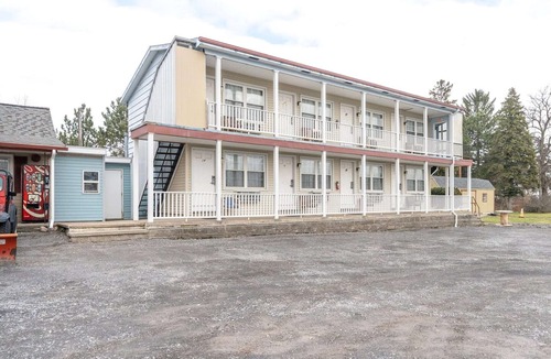 Seneca Falls Apartment | Full Bed | Non Smoking