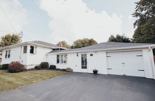 Batavia House | Full house nestled between Buffalo & Rochester