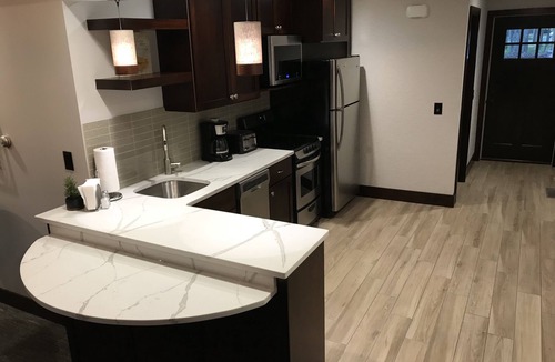 Canadian Lakes Condo | Fully Renovated Condo - Sleeps 7!