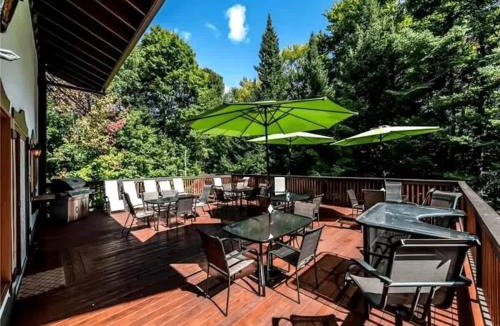 Sainte-Agathe-des-Monts House | Genteman Manor Private Indoor Pool Sauna & Lake