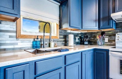 Leamington Cottage | Glorious Cottage with Amazing Sights in Leamington, Ontario