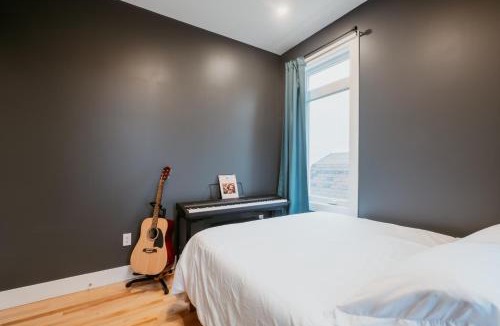 Conception Bay South House | Golden Tide Cottage | 2 Bd, Panoramic Ocean Views