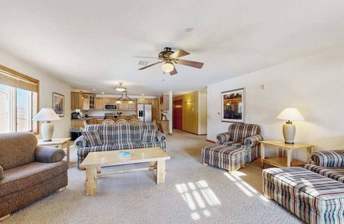 Arkdale Condo | Golf Course View Condo, w/Jetted Tub, Fireplace, Shared Pool & Hot tub