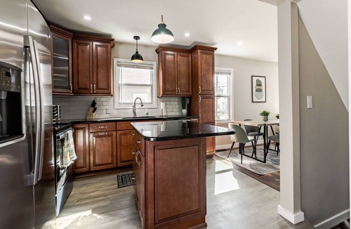Lansing House | Goodrich Leisure 3 bed/1 bath