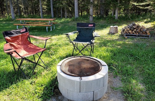 Sundre RV Rental | Gorgeous Glamping Tent in Alberta, Canada, Perfect for a Weekend Getaway