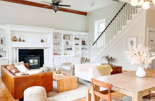 Bexley Cottage | Gorgeous remodelled School House from 1900!