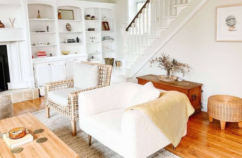 Bexley Cottage | Gorgeous remodelled School House from 1900!