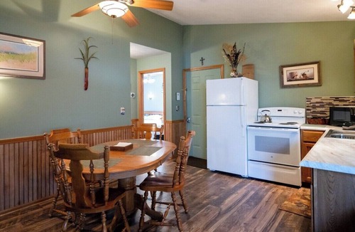 Saugatuck Cottage | Goshorn Lake Resort Cottage #22