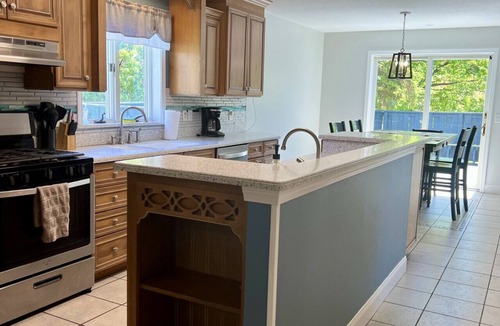 Geneva-on-the-Lake House | GOTL Winery Mansion- Sunset Vacation Rentals