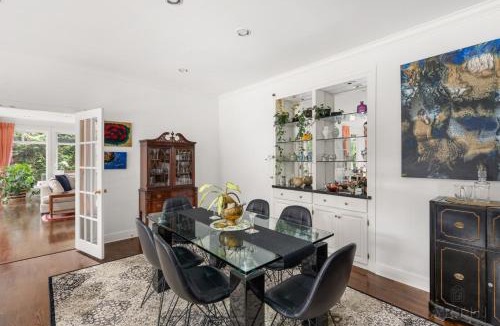 West Point Grey House | Grand 4BR Point Grey Manor - Walk to Beaches
