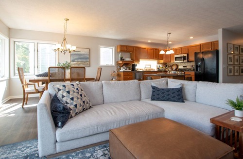 Geneseo House | Grayshores Getaway: Spectacular Sunrise Views on Conesus Lake!