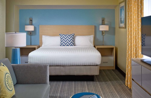 Westlake Hotel | Great Relaxing Overnight Stay! Free Parking, Pet-friendly Property
