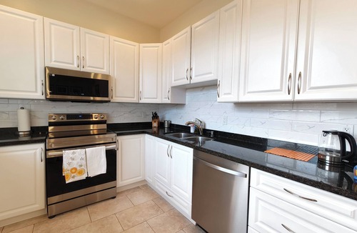 Burnaby House | Great Vancouver Private Room with Private bathroom & Free Parking