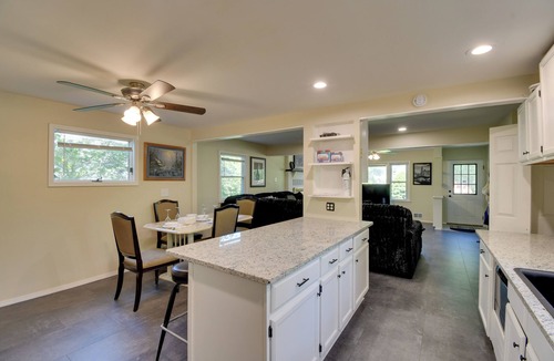 North Greece Cottage | Greece Family Getaway: 2 Mi to Ontario Beach!