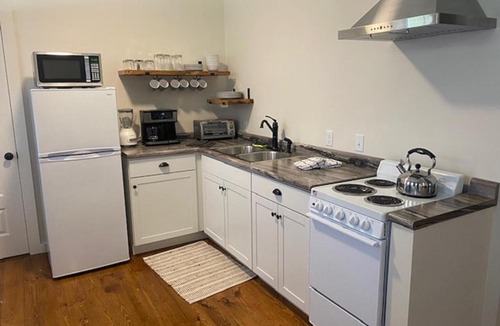Altamont Apartment | Greeter Falls Lodge Suite 5