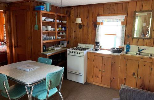 Woodruff House | Gresham Shores - Dancin' Bobber - PET FRIENDLY