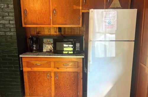 Woodruff Cabin | Gresham Shores - Smiling Moose - PET FRIENDLY