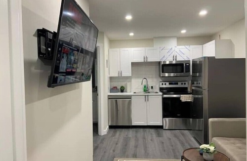 Regina House | Guest Suite - Cozy Crib