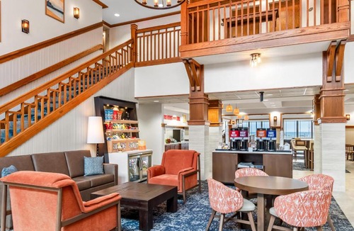 Canal Park Hotel | Hampton Inn Duluth-Canal Park