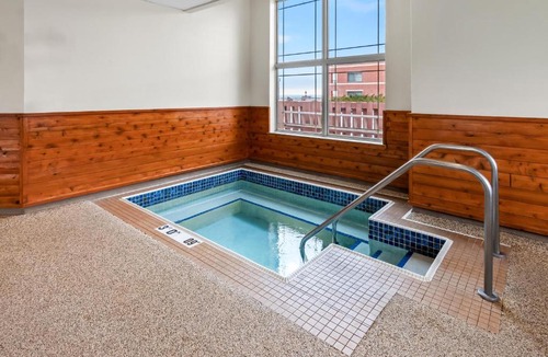Canal Park Hotel | Hampton Inn Duluth-Canal Park