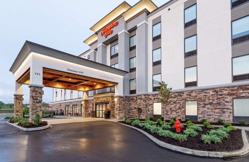 Madison Hotel | Hampton Inn Madison, OH