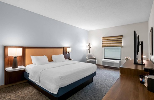 Okemos Hotel | Hampton Inn & Suites East Lansing/Okemos
