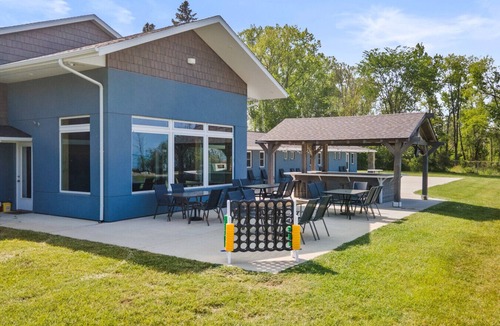 Harbor Beach House | HarborBeach Haven & Event Lodge! 300` of Lakefront