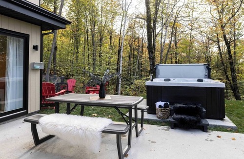 Argenteuil Regional County Municipality Ski Chalet | Haven/Private Spa/Games/Carling lake & Golf