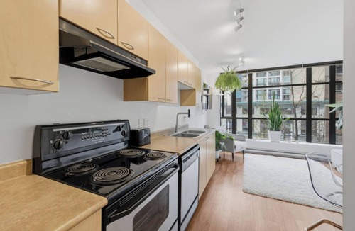 Yaletown Condo | Heart of Granville - Walk Everywhere
