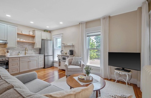 Baldwinsville Apartment | Heaton's Haven Suite B - Lovely apartment with king bed in a great location!