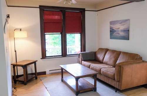 Nakusp House | Heritage Home on Broadway