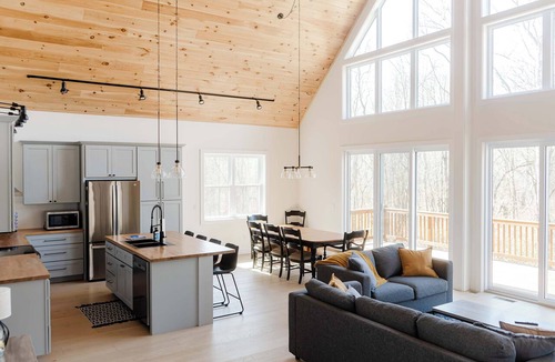 Berrien Springs Condo | Hidden Arbor House - newly renovated retreat!
