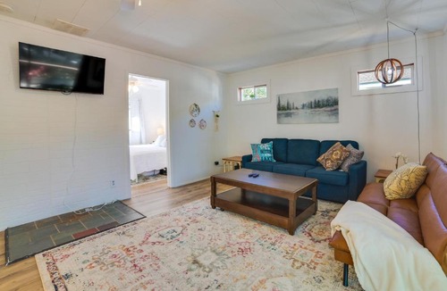 Higgins Lake House | Higgins Lake Cottage w/Private Fire Pit & Grill!