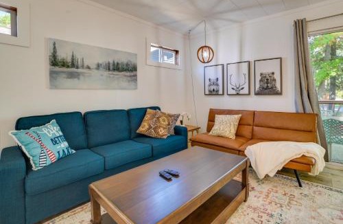 Higgins Lake House | Higgins Lake Cottage w/Private Fire Pit & Grill!