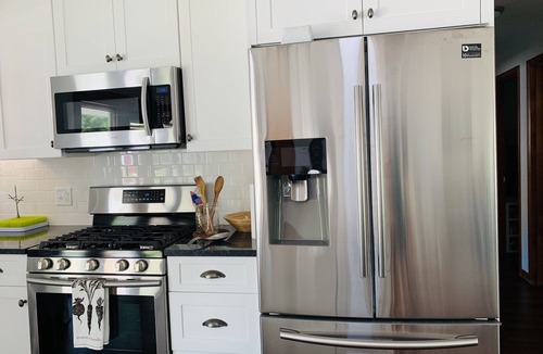 Huron House | High-End Private Pool Retreat ~ Great Location ~ Only 10 Minutes To Cedar Point!