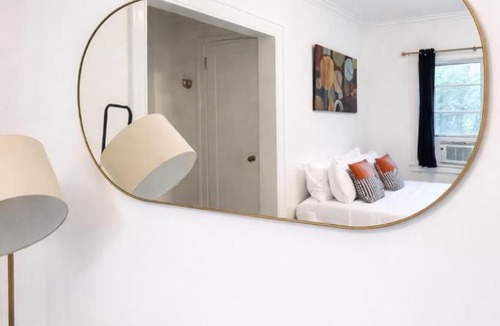 East Avenue Apartment | HighFallsDowntownStudioKitchenSmartTVPetFriend