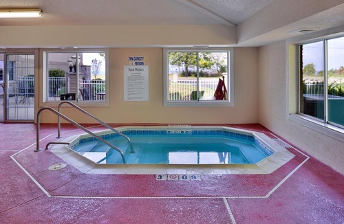 Saint Joseph Hotel | Holiday Inn Express Hotel & Suites-Saint Joseph by IHG