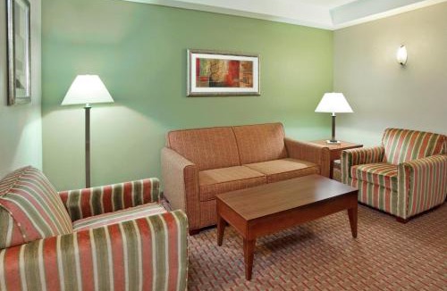 Niagara Falls Hotel | Holiday Inn Express & Suites Niagara Falls by IHG