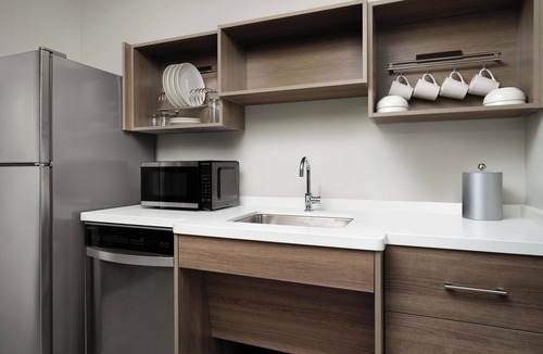 Lima Hotel | Holiday Inn Express & Suites Lima by IHG