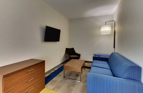 Ithaca Hotel | Holiday Inn Express & Suites Ithaca by IHG