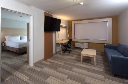 Frenchtown Township Hotel | Holiday Inn Express & Suites Monroe by IHG