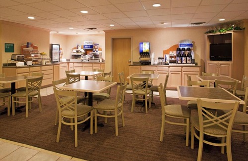 Vermilion Hotel | Holiday Inn Express Vermilion by IHG