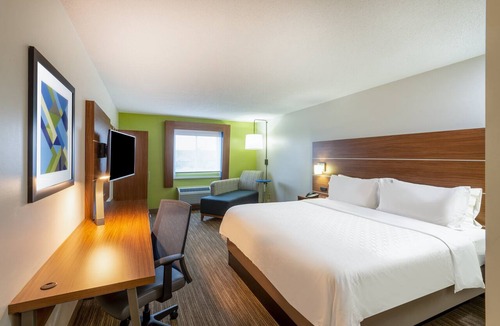 Vermilion Hotel | Holiday Inn Express Vermilion by IHG