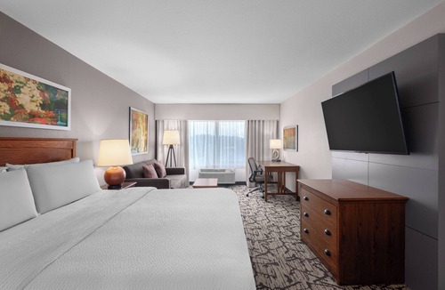 Stevens Point Hotel | Holiday Inn Stevens Point - Convention Ctr by IHG