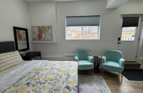 Pickering Apartment | Home away from home!