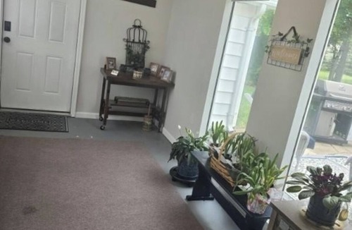 Oberlin Cottage | Home Away From Home - Cozy Stay Near College