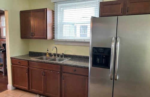 Vermilion House | Home for campus or wedding visits. Less 1 mie to City Ctr